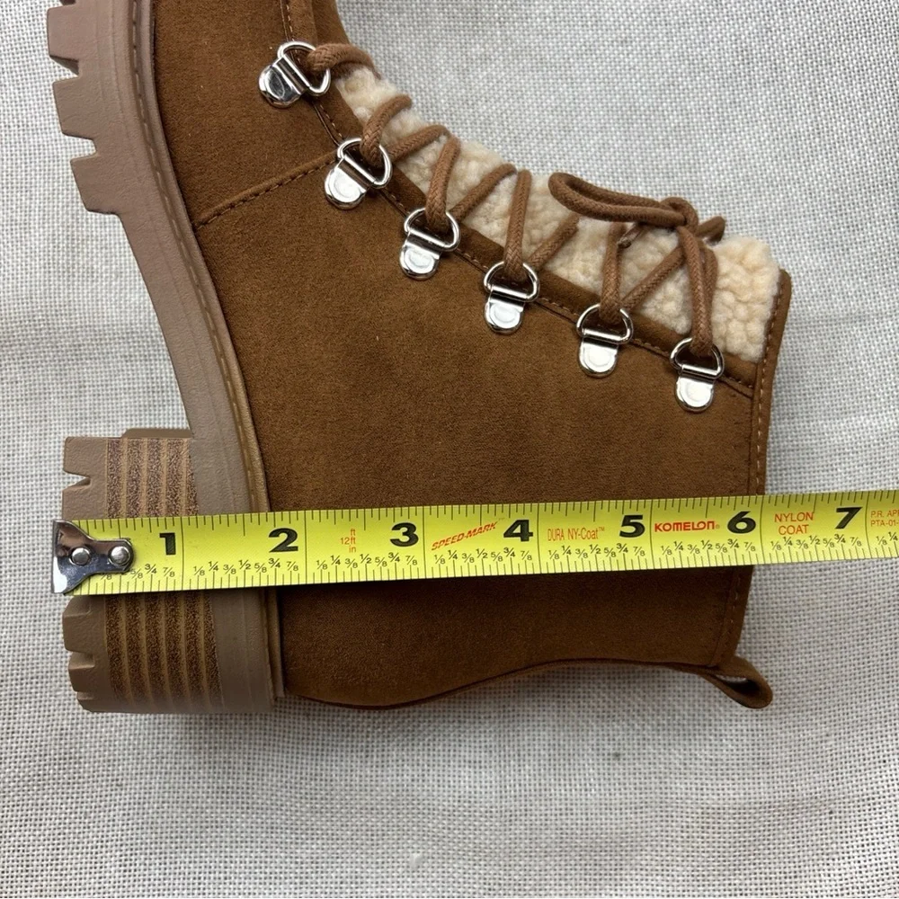 Sun + Stone Quiinn Lace-up Winter Lug Booties Size 5M